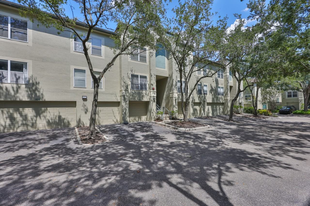 606 Masthead Ct - Photo 2 of 50