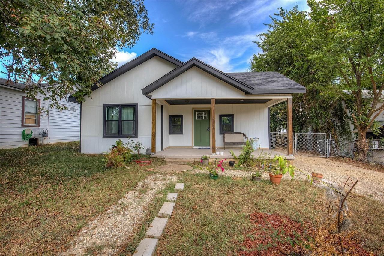 1603 Neathery St - Photo 2 of 20