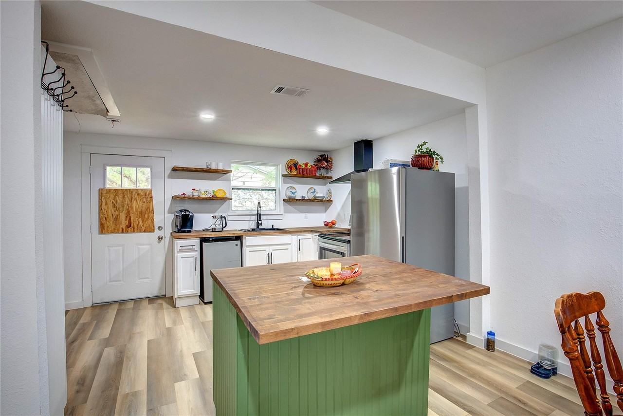 1603 Neathery St - Photo 7 of 20