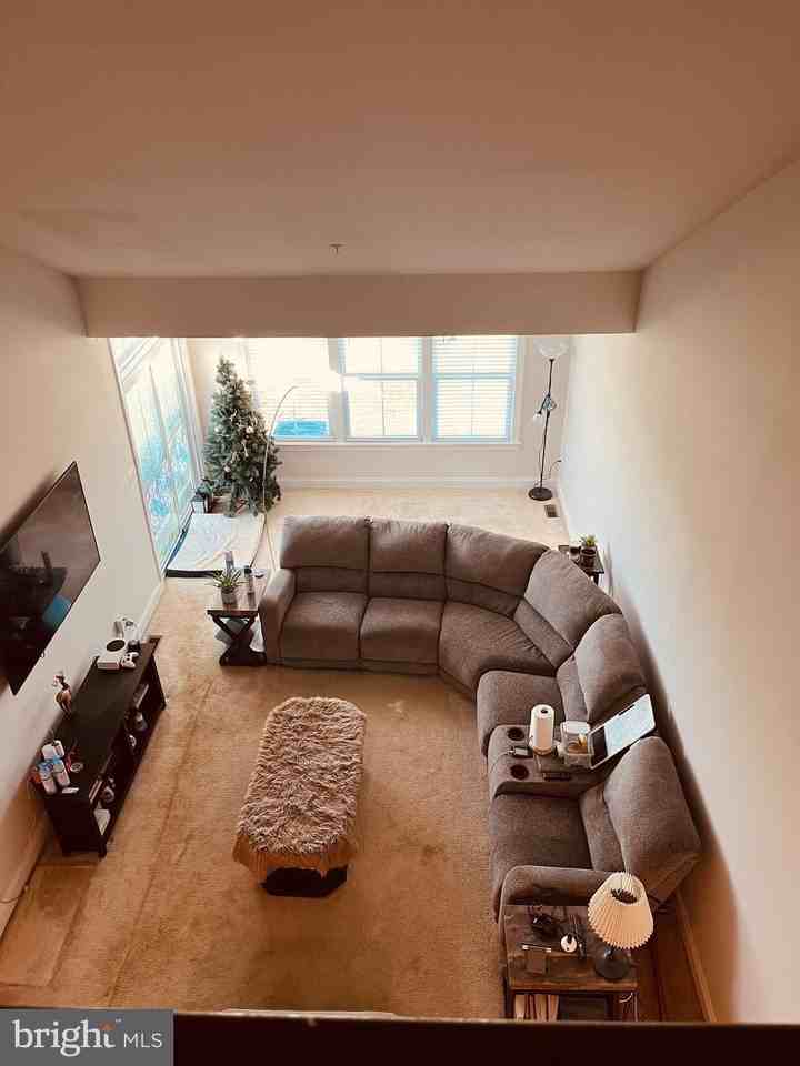 517 Cliff Ln - Photo 7 of 14