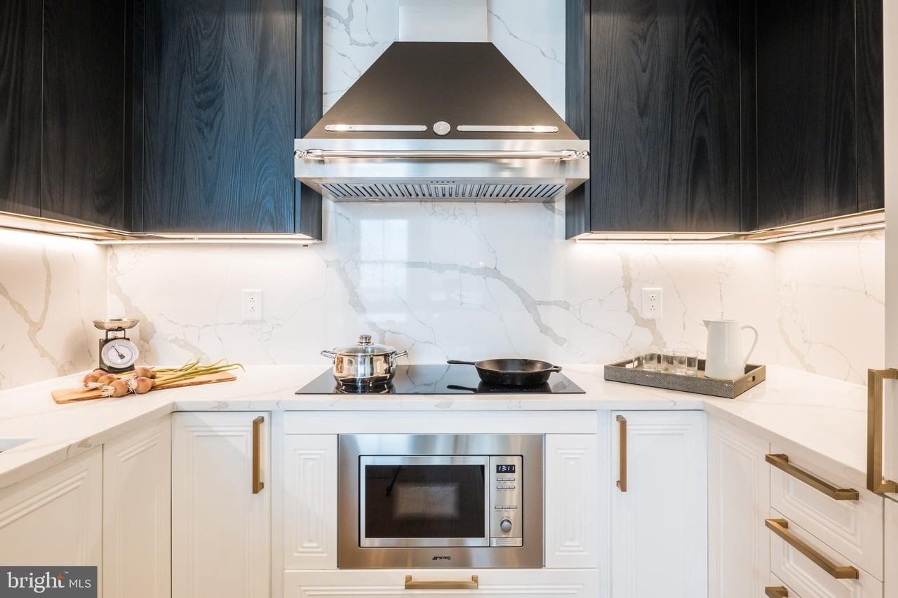 1401 Spruce St Unit 3bed #302 - Photo 2 of 14