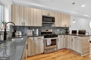 featured image of 427 W Norris St