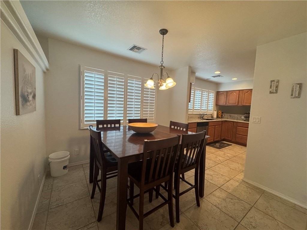 726 Riverfront Dr - Photo 5 of 19