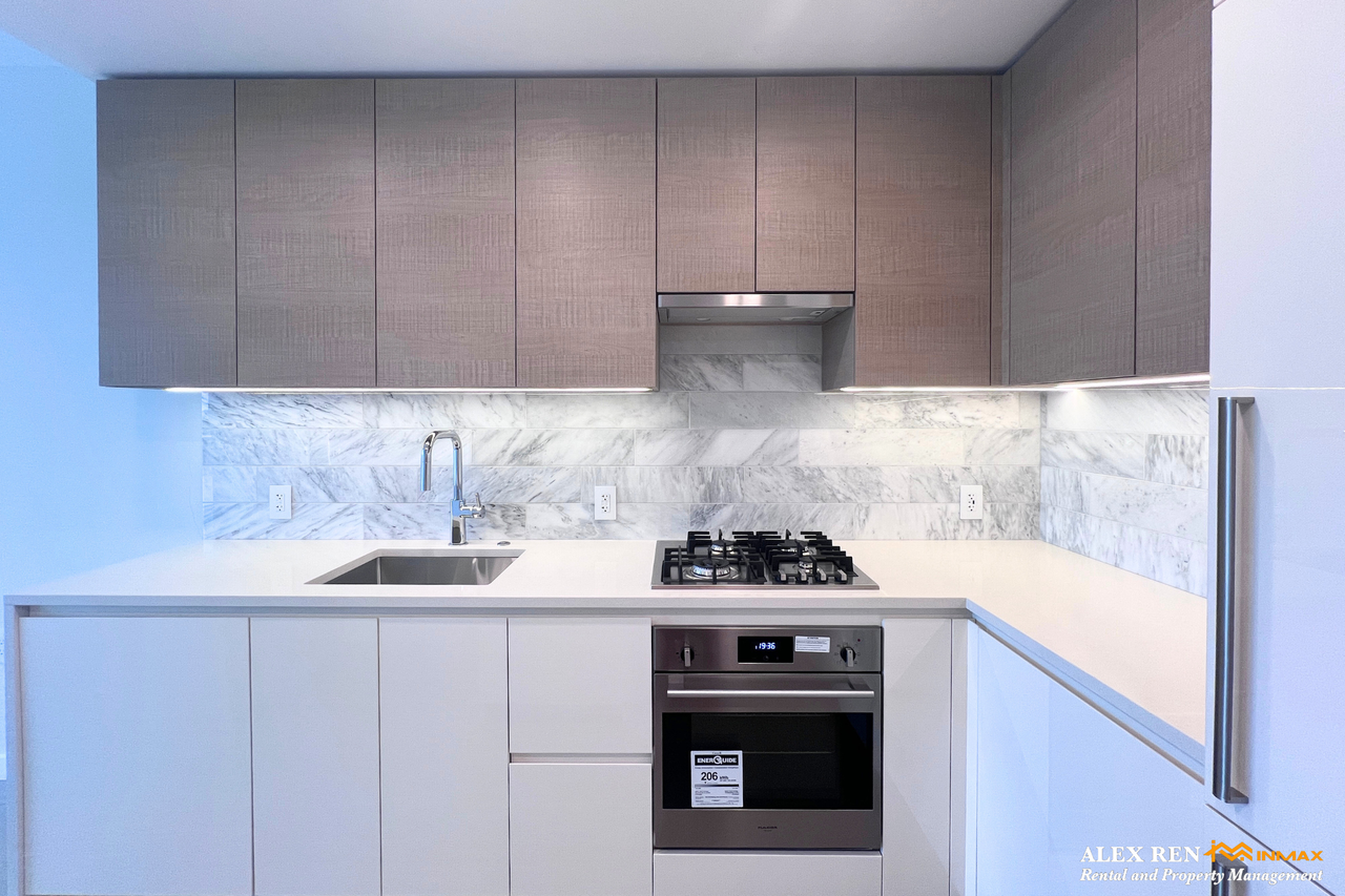 2186 Gilmore Avenue - Photo 2 of 38