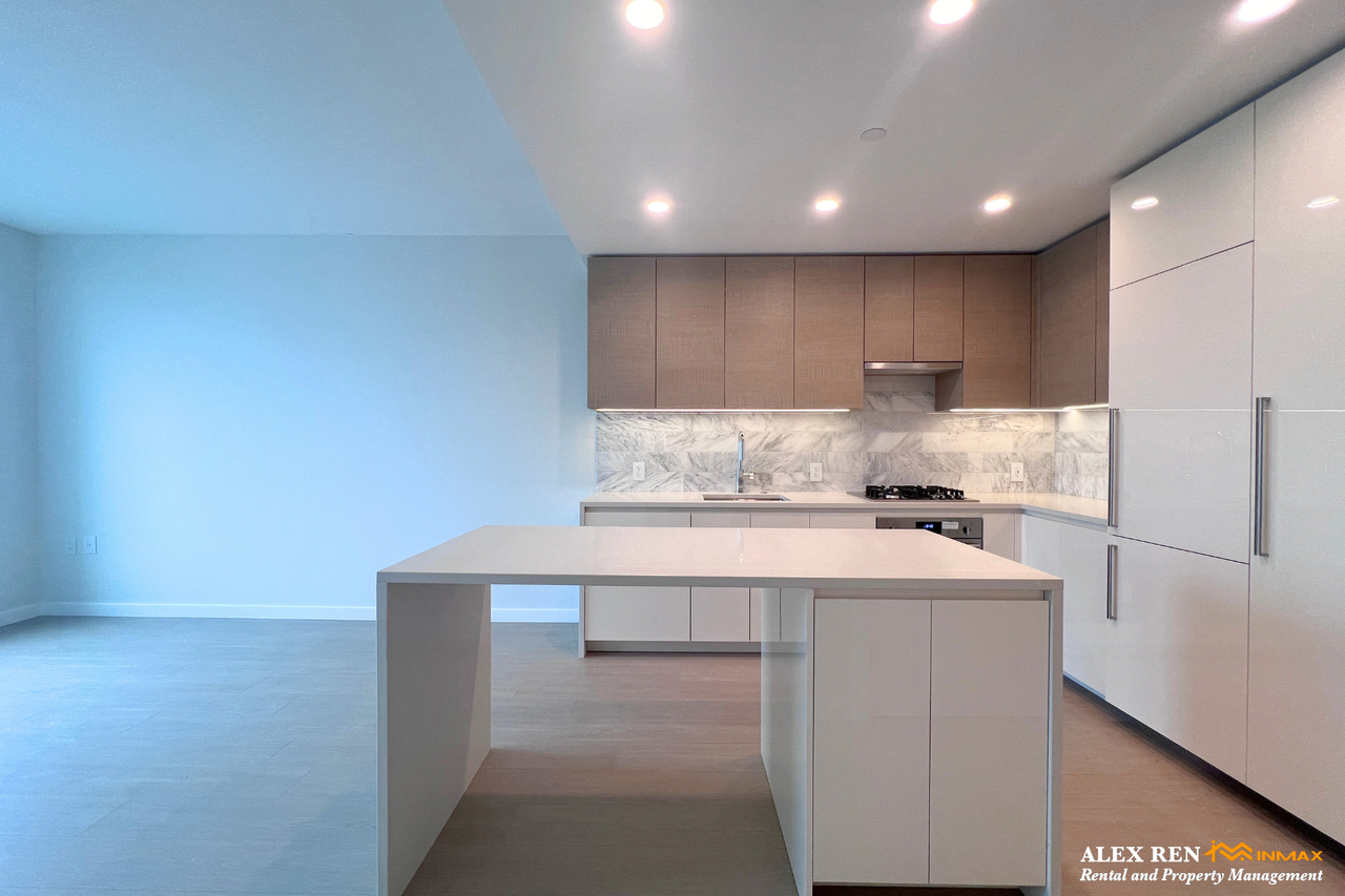 2186 Gilmore Avenue - Photo 3 of 38