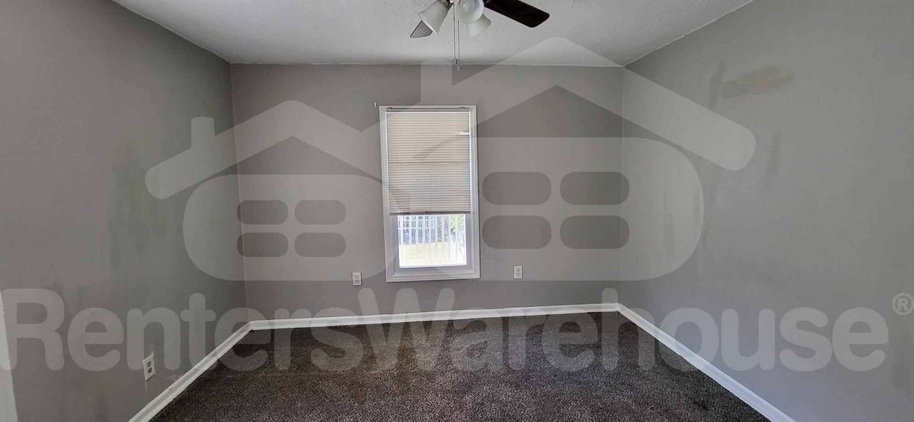 2003 Wabash Ave #B - Photo 3 of 10