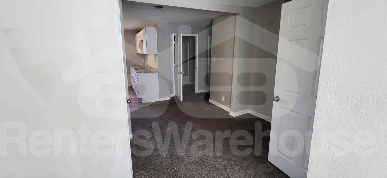 2003 Wabash Ave #B - Photo 5 of 10