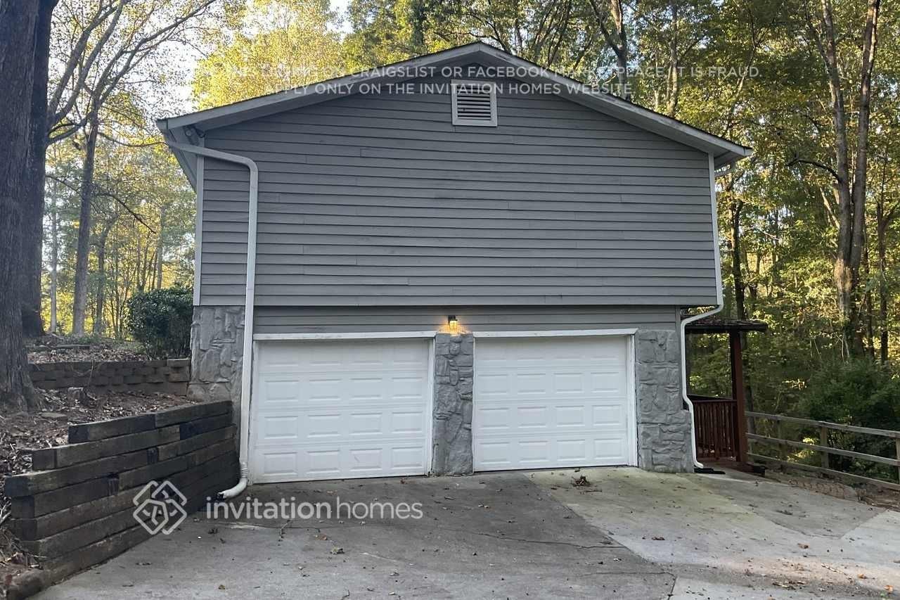 3515 Rainbow Dr - Photo 2 of 22