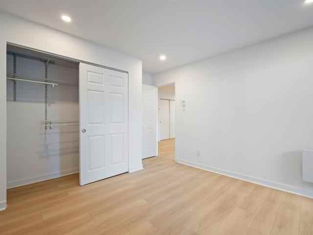 1625 Boulevard De Maisonneuve Ouest #406 - Photo 5 of 20