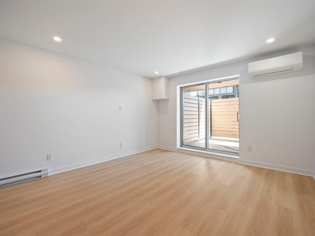 1625 Boulevard De Maisonneuve Ouest #407 - Photo 2 of 20