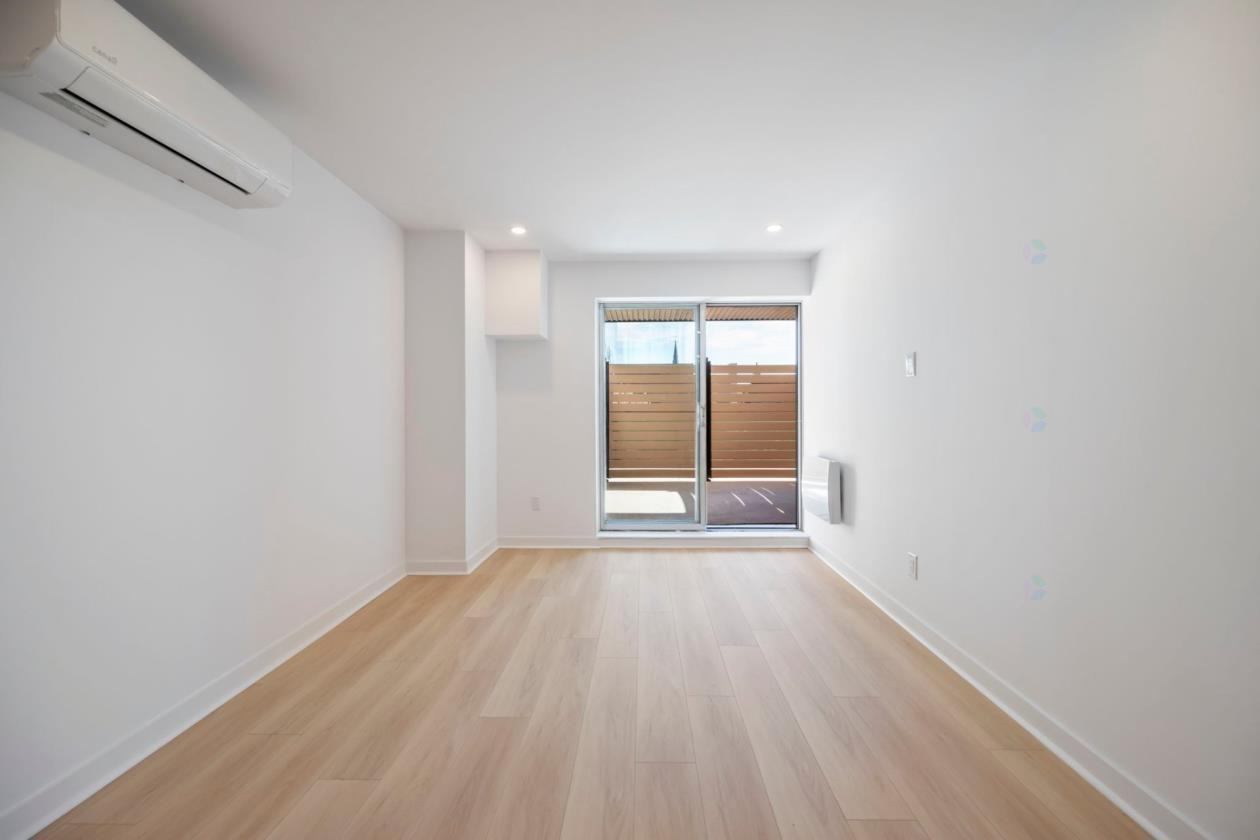 1625 Boulevard De Maisonneuve Ouest #403 - Photo 7 of 20