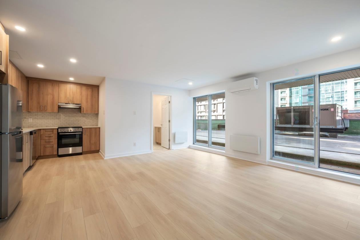 1625 Boulevard De Maisonneuve Ouest #404 - Photo 2 of 20