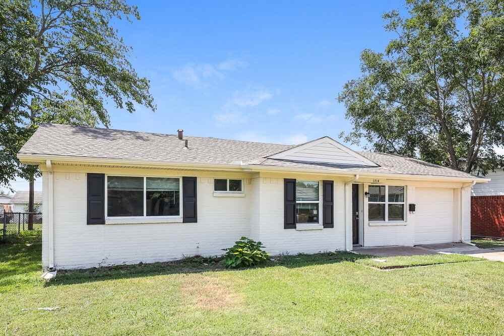 1214 Ashland Drive - Photo 3 of 17