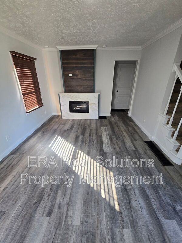2483 Vendome Dr - Photo 3 of 30