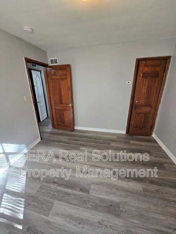 2813 Fremont St - Photo 2 of 13