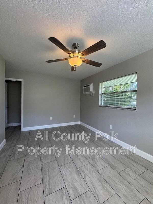 1110 W Lime St - Photo 2 of 18