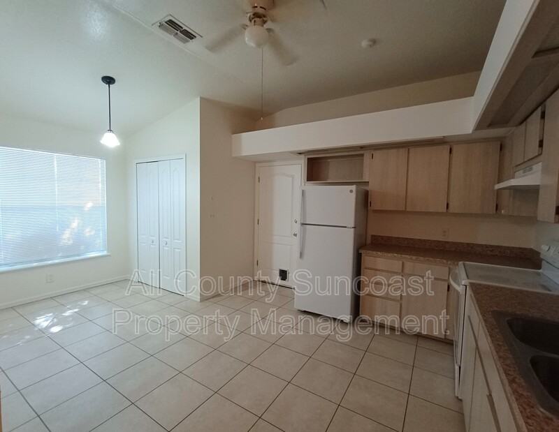 11922 117th St - Photo 2 of 8
