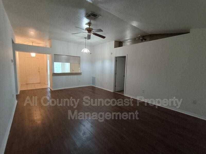 11922 117th St - Photo 4 of 8