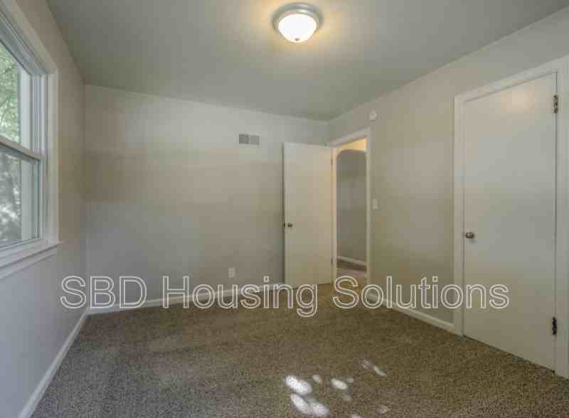 1002 Orchard Ave - Photo 4 of 10