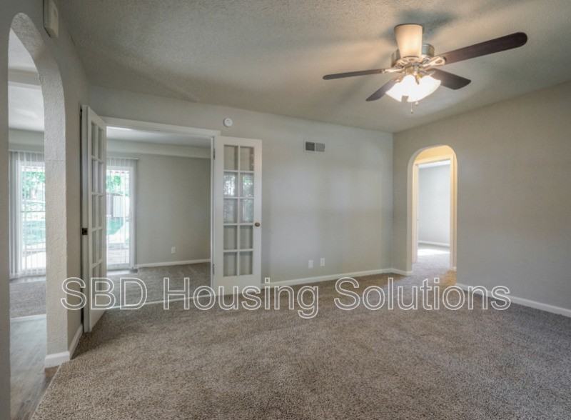 1002 Orchard Ave - Photo 5 of 10