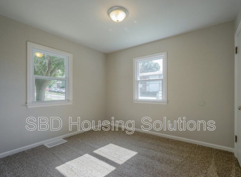 1002 Orchard Ave - Photo 6 of 10