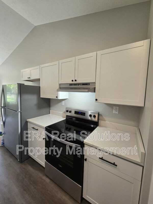 306 Grant Street - Photo 4 of 21