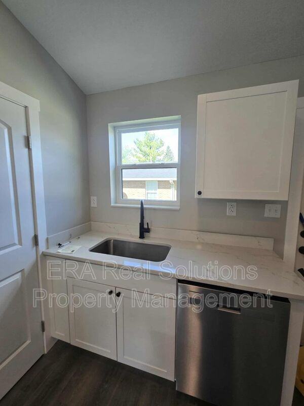 306 Grant Street - Photo 5 of 21