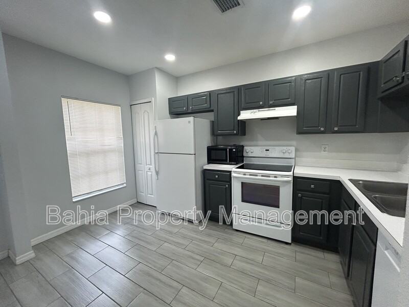 2320 Lake Woodberry Cir - Photo 5 of 17