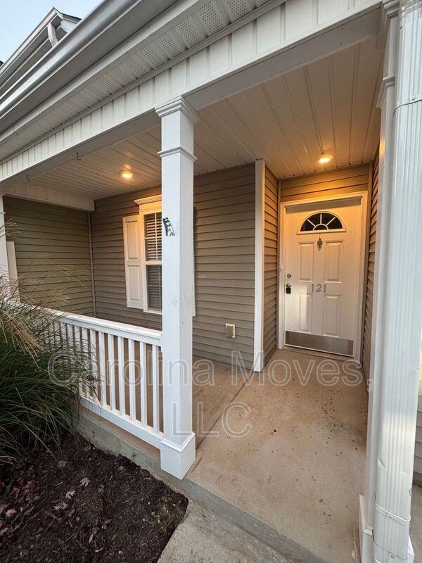 121 Pine Walk Drive - Photo 3 of 21