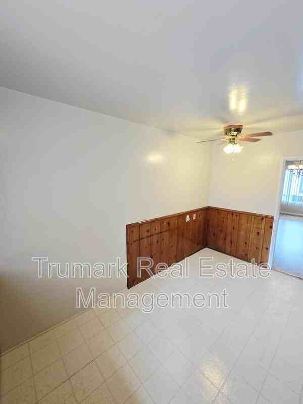 311 N Pacific Ave #4 - Photo 5 of 23