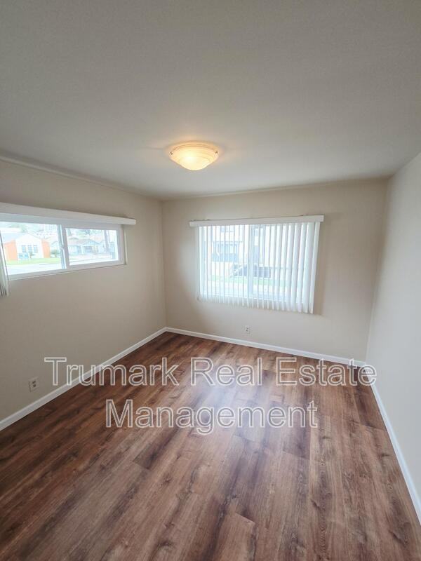 311 N Pacific Ave #4 - Photo 6 of 23