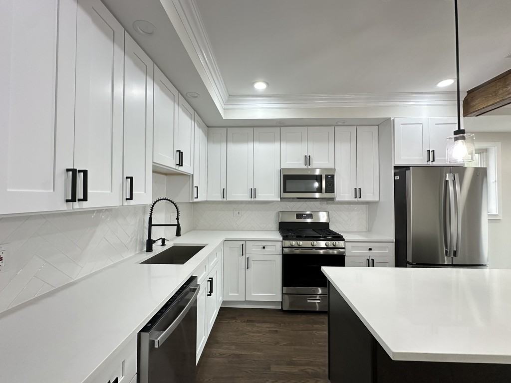 2317 N Keeler Ave #1 - Photo 3 of 21