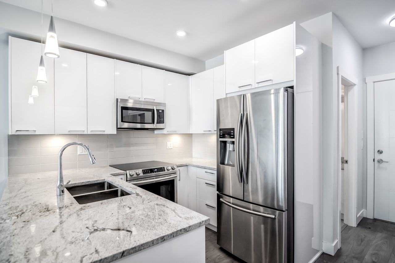 20696 Eastleigh Crescent #213 - Photo 3 of 19