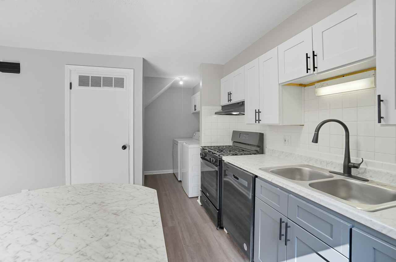 Coventry Court - Photo 4 of 50