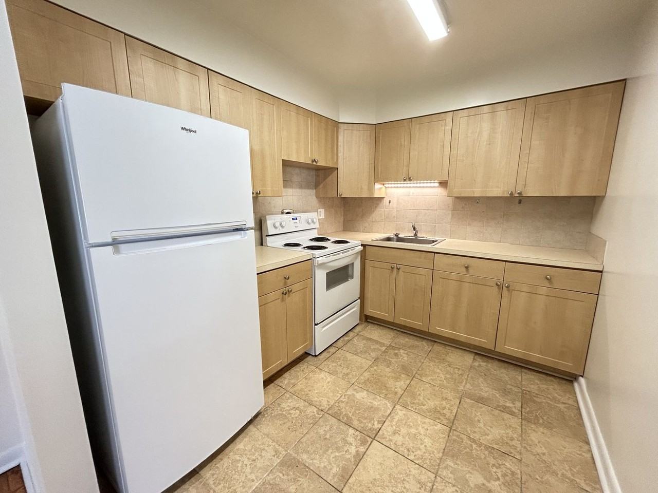 Sheldrake Apartments - Photo 3 of 28