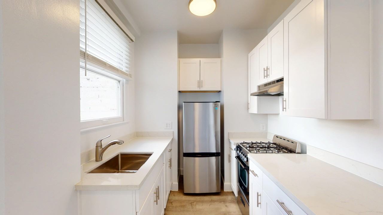 725 Ellis Street - Photo 6 of 33