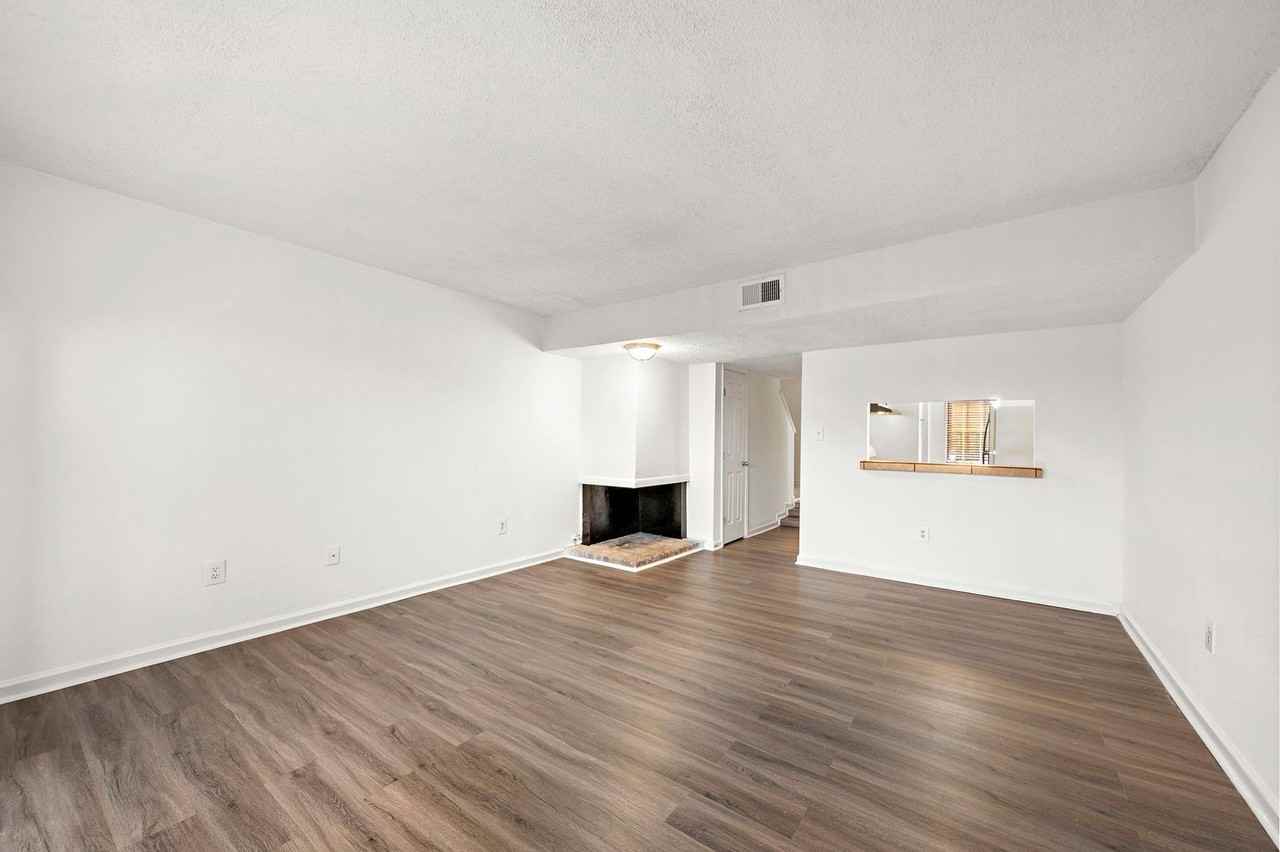 711 Holiday Dr - Photo 6 of 13