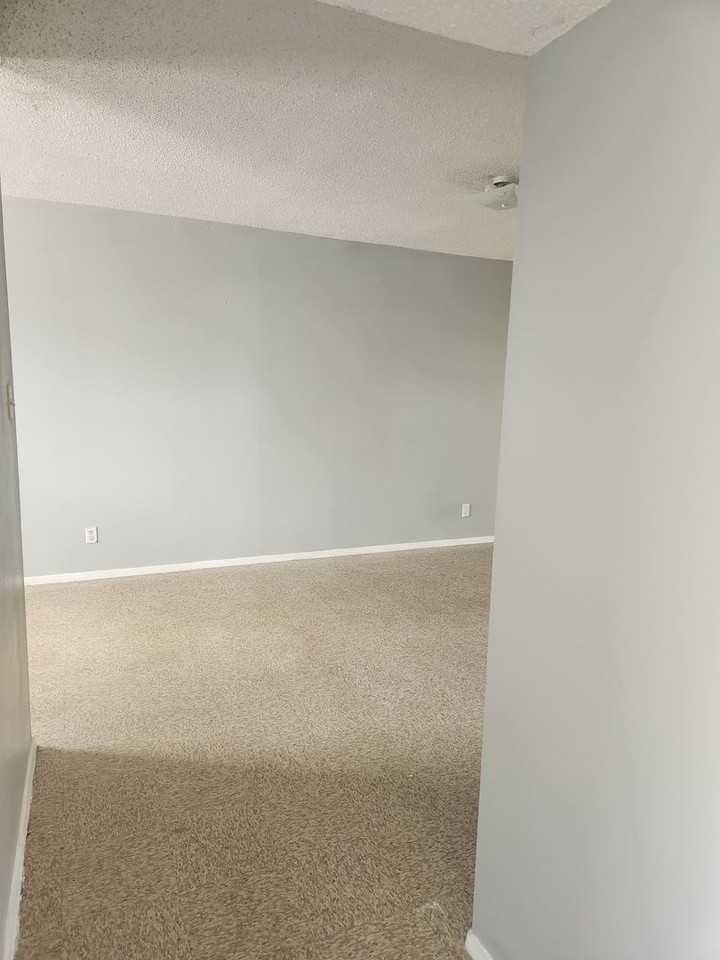 Riveredge Apartments - Photo 4 of 6