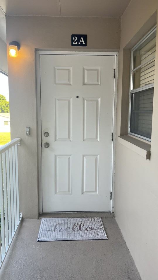 4608 Southeast 6th Avenue - Photo 2 of 19