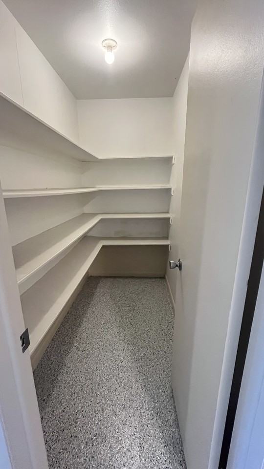 4608 Southeast 6th Avenue - Photo 6 of 19