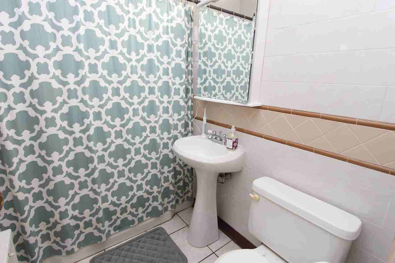 REGENCY COURT APARTMENTS -- 018 - Photo 4 of 22