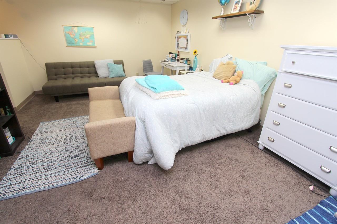 REGENCY COURT APARTMENTS -- 018 - Photo 7 of 22