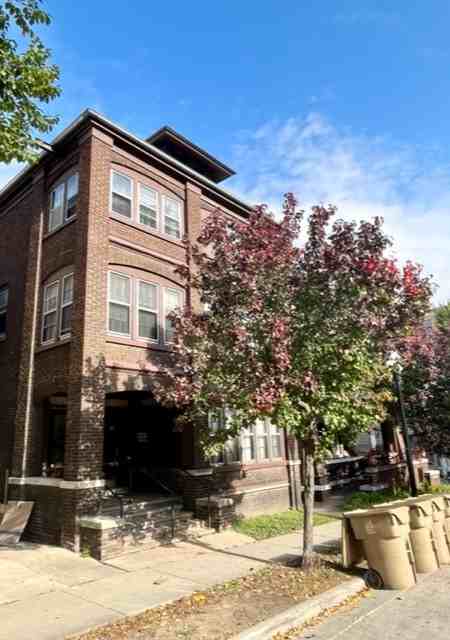 110/112 E. Dayton Street - Photo 5 of 8