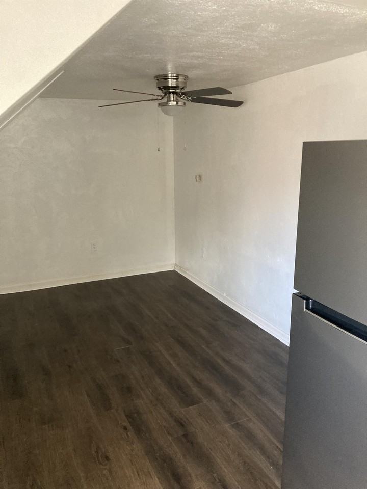 445 N Grant Street - Photo 2 of 5