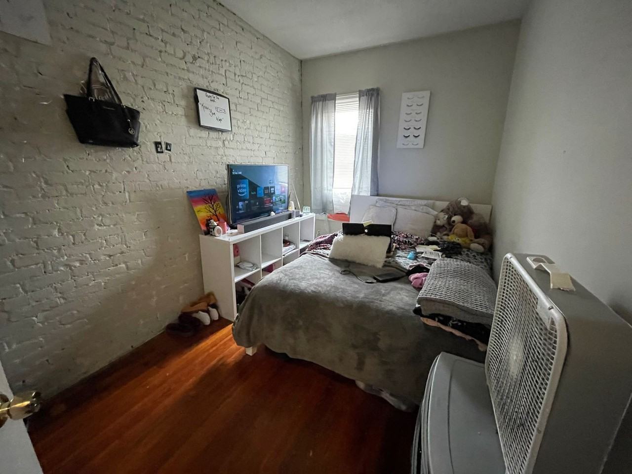 894 Huntington Ave - Photo 3 of 5