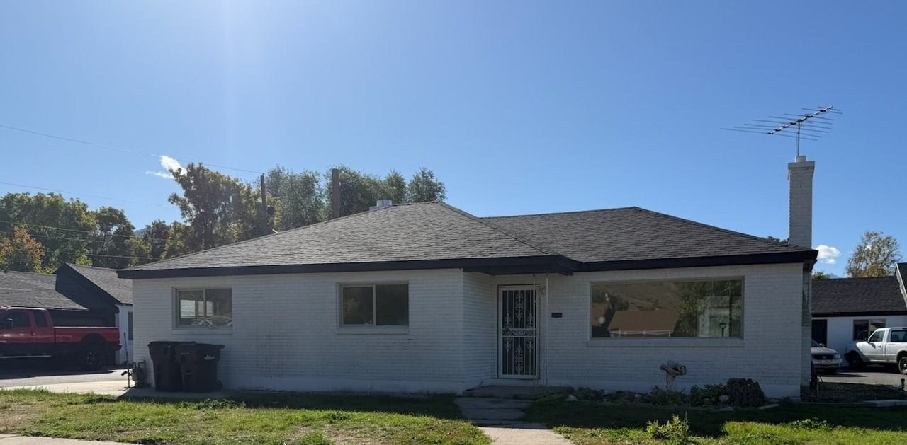 282 Springville (12-22) - Photo 2 of 13