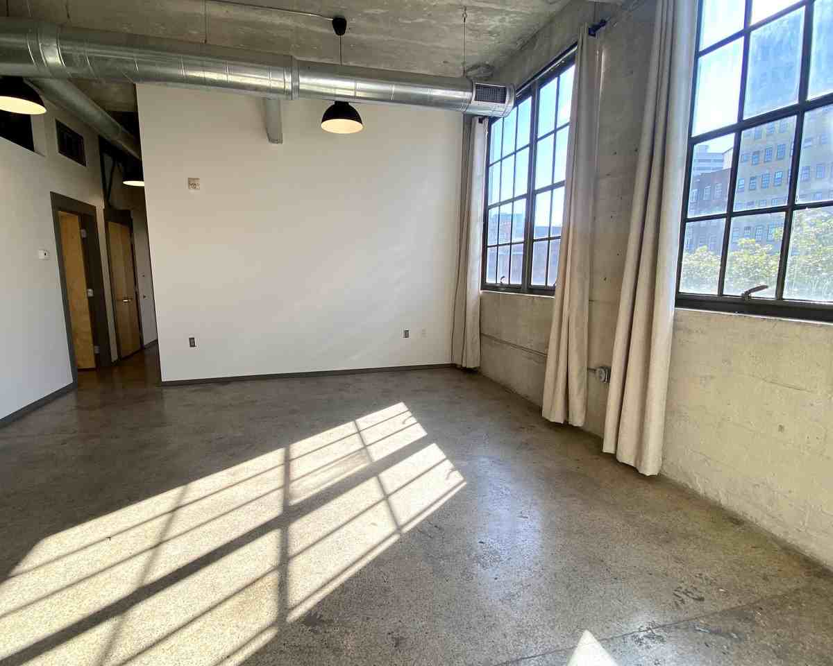 200 West Jackson Avenue - Photo 2 of 24