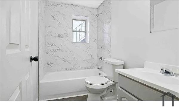 882 Fox Street Northwest - Photo 4 of 10