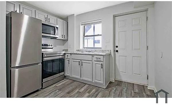 882 Fox Street Northwest - Photo 6 of 10