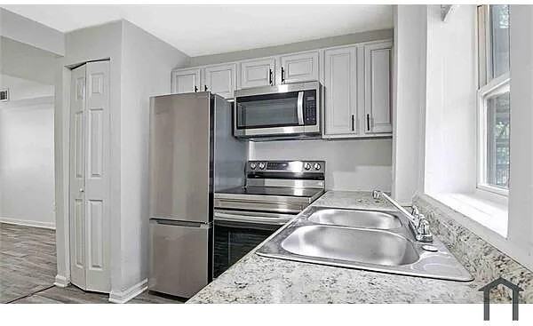 882 Fox Street Northwest - Photo 7 of 10